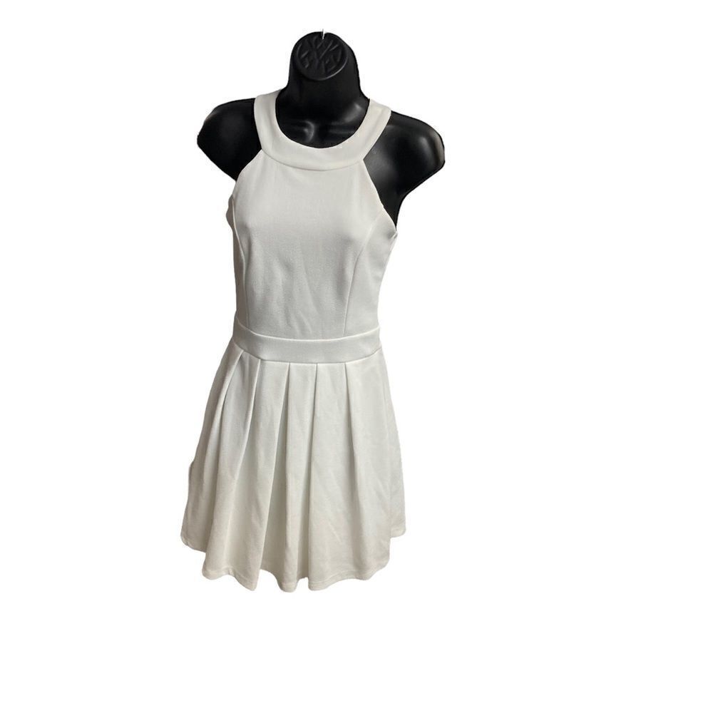 JUST ME Women’s ( Junior)White Party Dress Size 000‎
